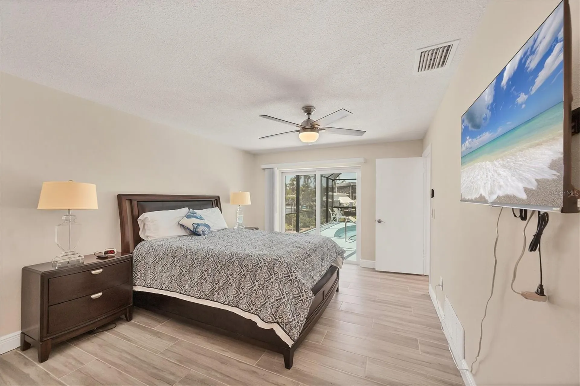 5585 Contento Drive Sarasota FL 34242