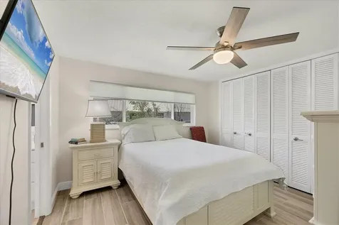 5585 Contento Drive Sarasota FL 34242
