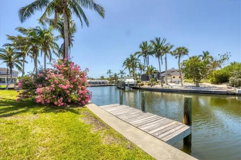 5585 Contento Drive Sarasota FL 34242