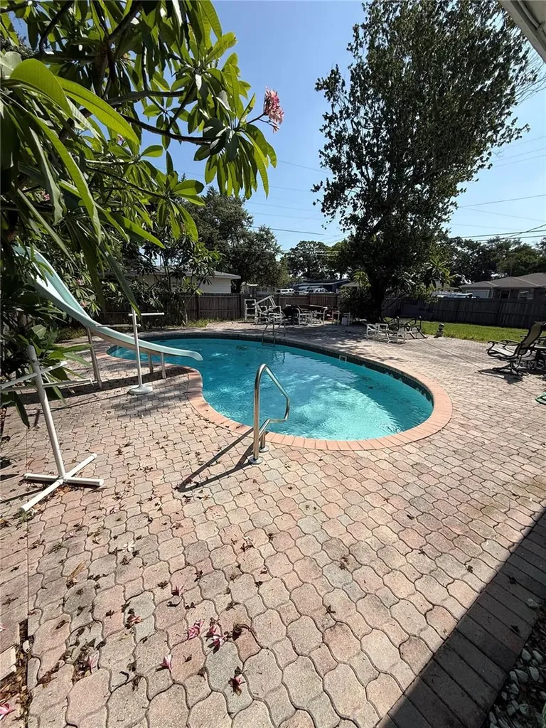 1410 Kings Highway Clearwater FL 33755