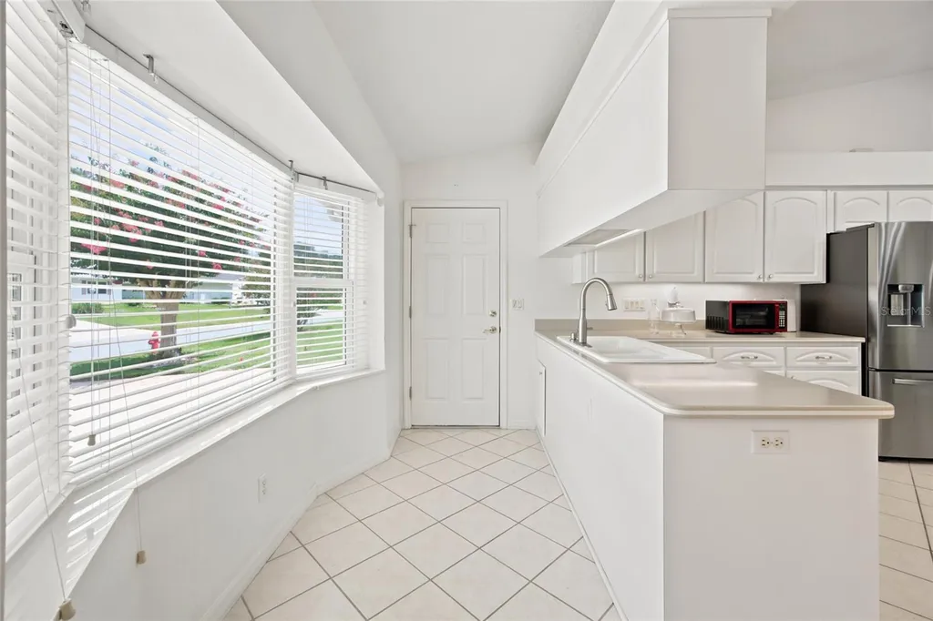 27202 Racquet Circle Leesburg FL 34748