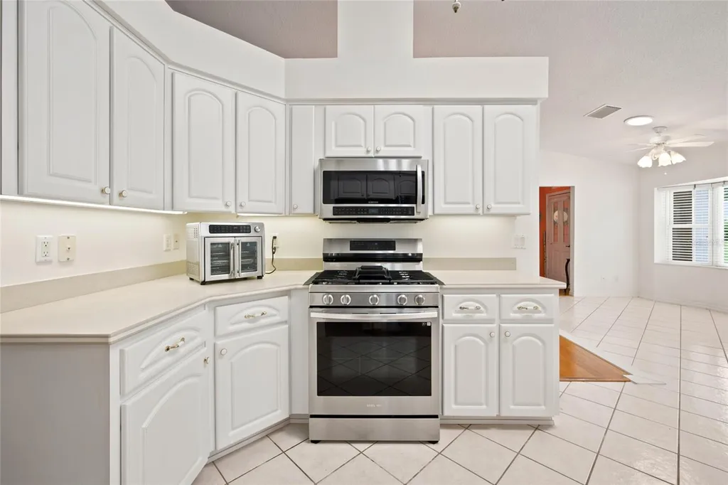 27202 Racquet Circle Leesburg FL 34748