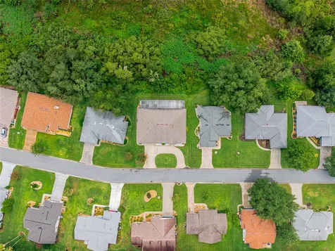 27202 Racquet Circle Leesburg FL 34748