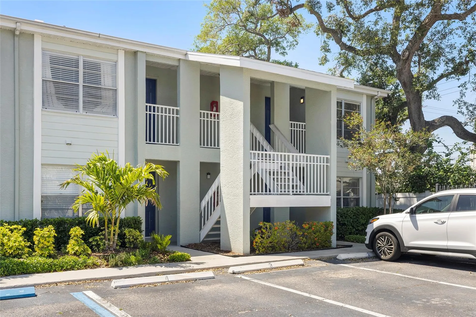 5440 S Macdill Avenue Tampa FL 33611