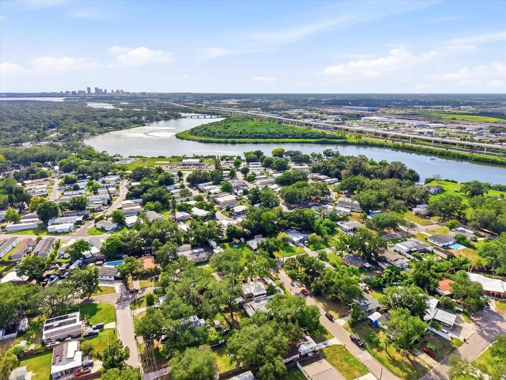 7506 Coral Vine Lane Tampa FL 33619