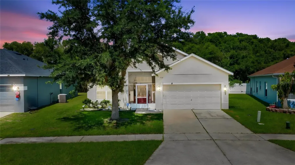 907 Hacienda Circle Kissimmee FL 34741
