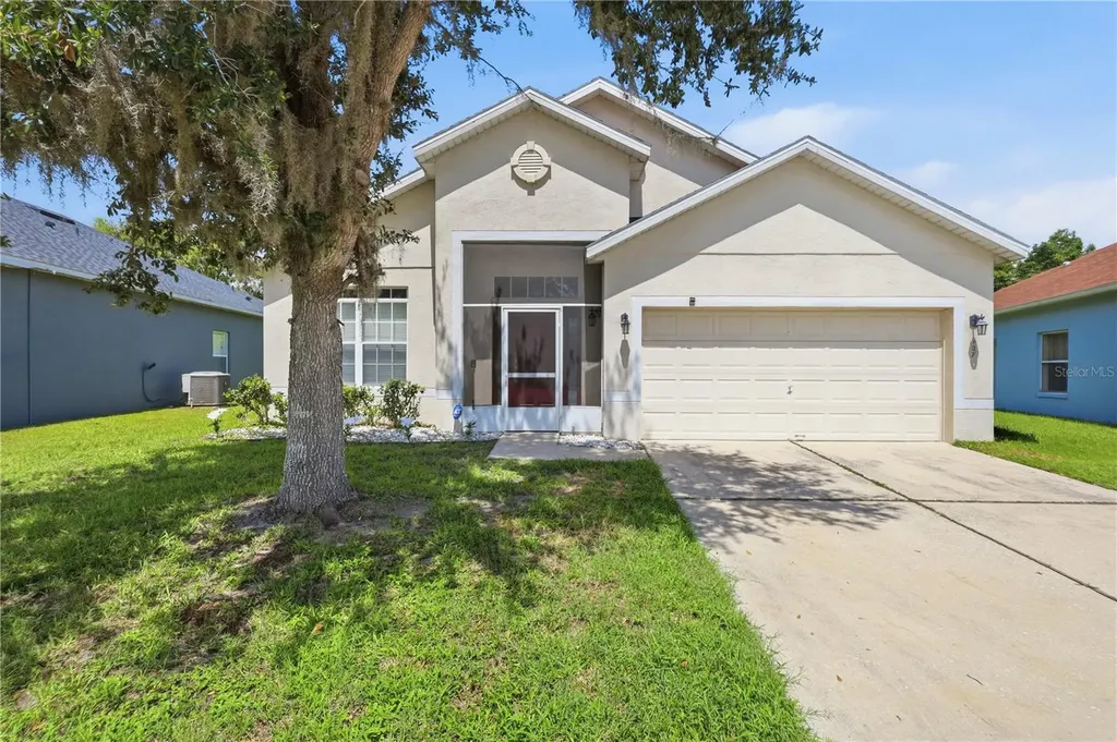 907 Hacienda Circle Kissimmee FL 34741
