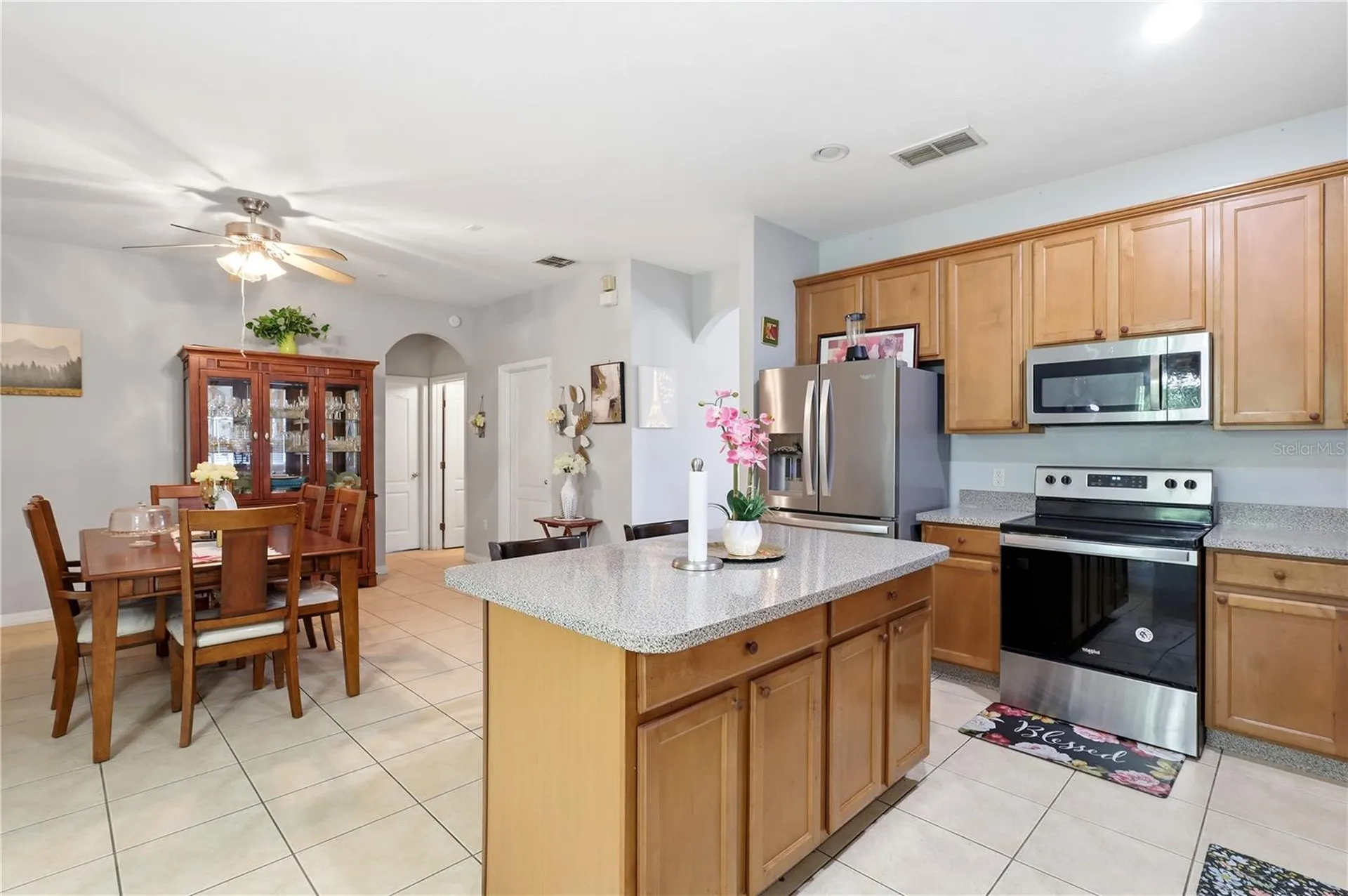 907 Hacienda Circle Kissimmee FL 34741