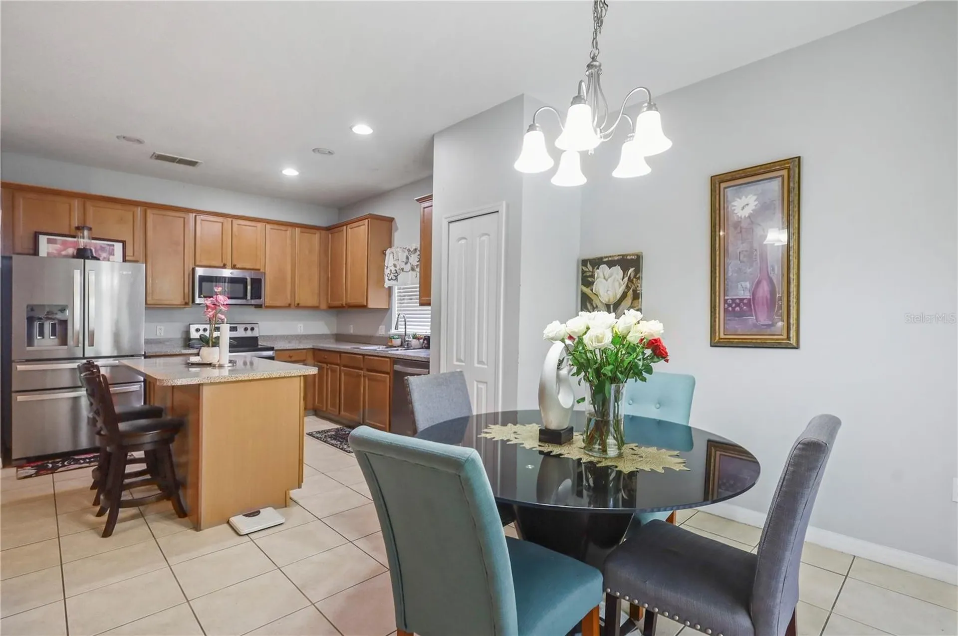 907 Hacienda Circle Kissimmee FL 34741