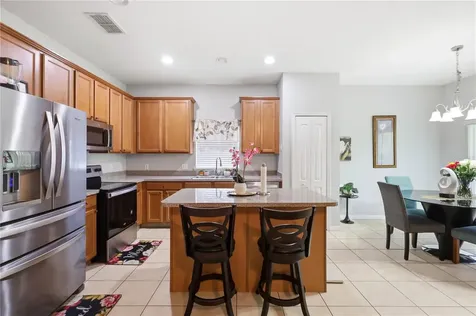 907 Hacienda Circle Kissimmee FL 34741