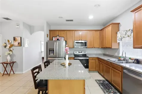 907 Hacienda Circle Kissimmee FL 34741