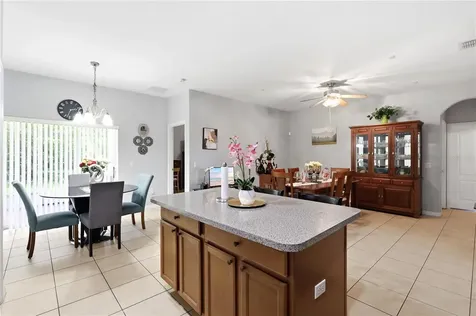 907 Hacienda Circle Kissimmee FL 34741