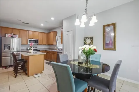 907 Hacienda Circle Kissimmee FL 34741