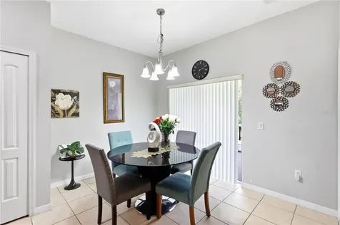907 Hacienda Circle Kissimmee FL 34741