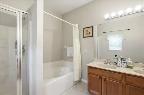 907 Hacienda Circle Kissimmee FL 34741