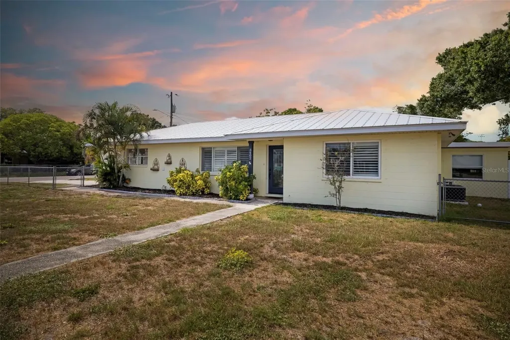 3402 15th Avenue W Bradenton FL 34205