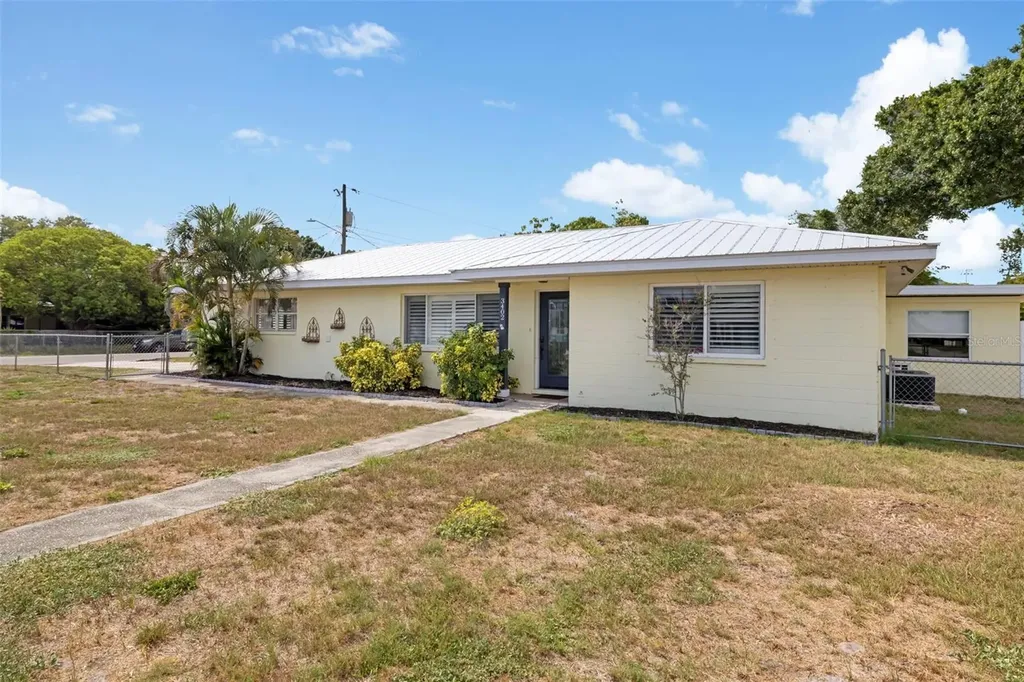 3402 15th Avenue W Bradenton FL 34205