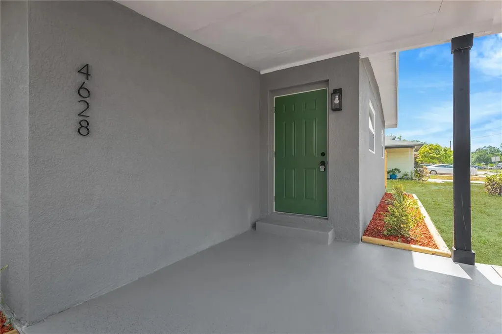 4628 15th Avenue S St Petersburg FL 33711