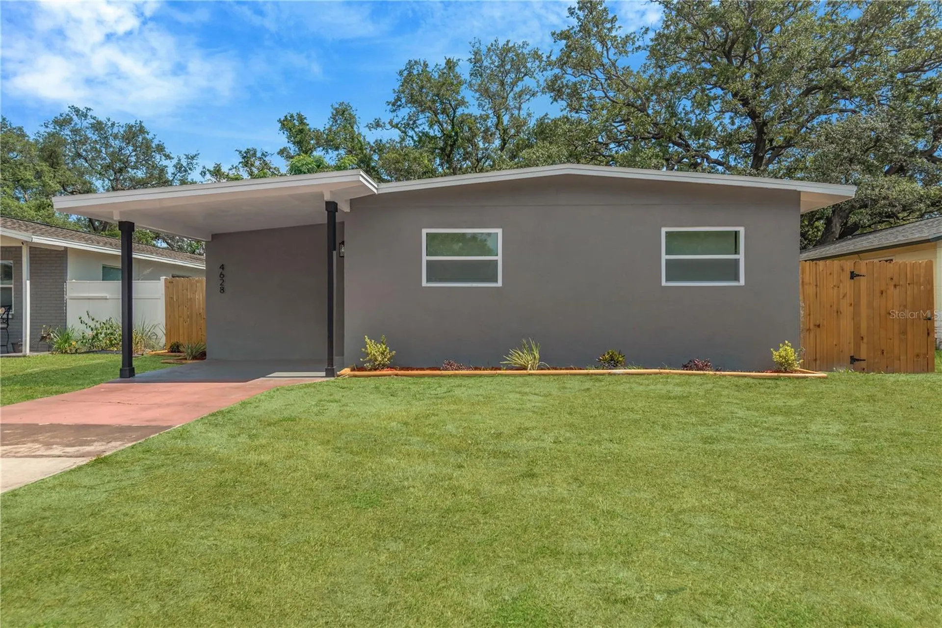 4628 15th Avenue S St Petersburg FL 33711