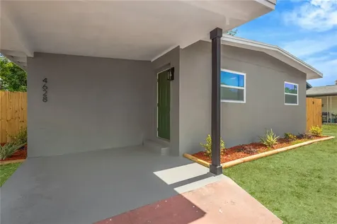 4628 15th Avenue S St Petersburg FL 33711