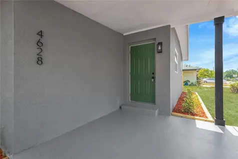 4628 15th Avenue S St Petersburg FL 33711