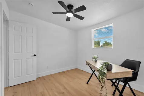 4628 15th Avenue S St Petersburg FL 33711