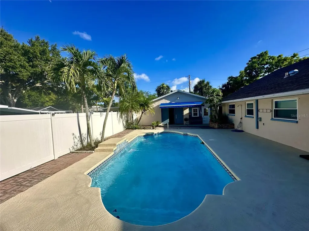 11298 73rd Avenue N Seminole FL 33772