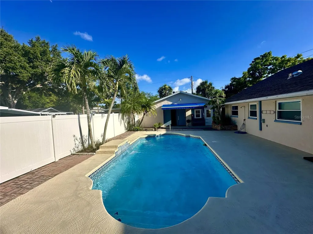 11298 73rd Avenue N Seminole FL 33772