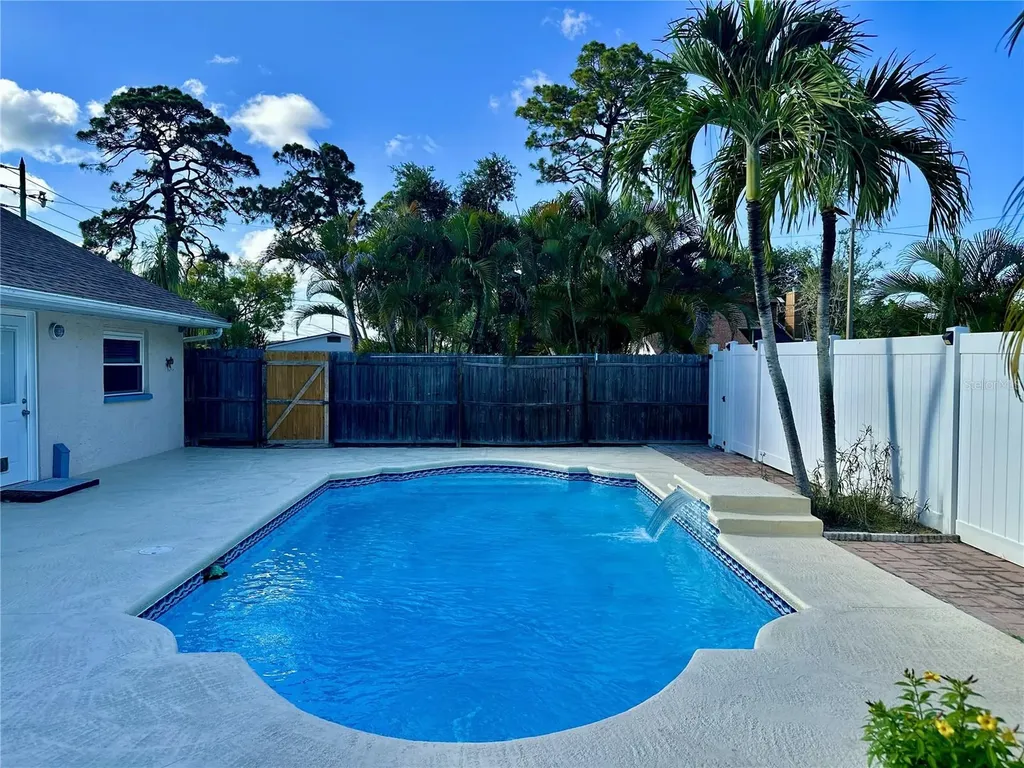 11298 73rd Avenue N Seminole FL 33772