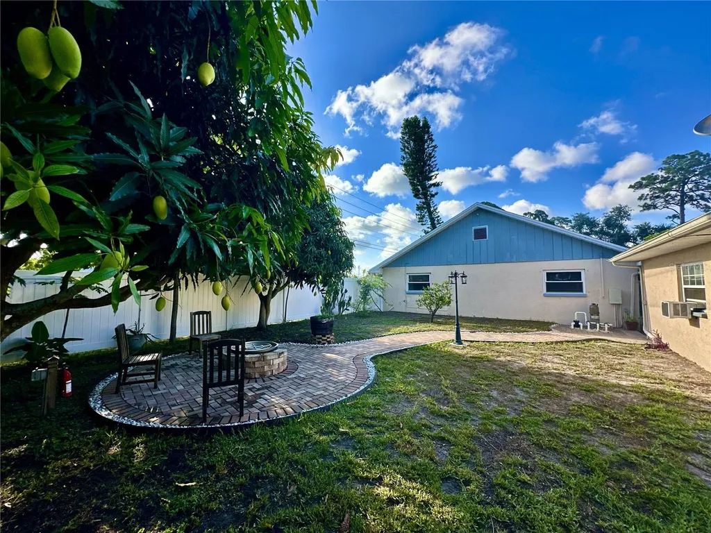 11298 73rd Avenue N Seminole FL 33772