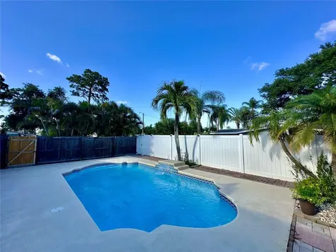 11298 73rd Avenue N Seminole FL 33772