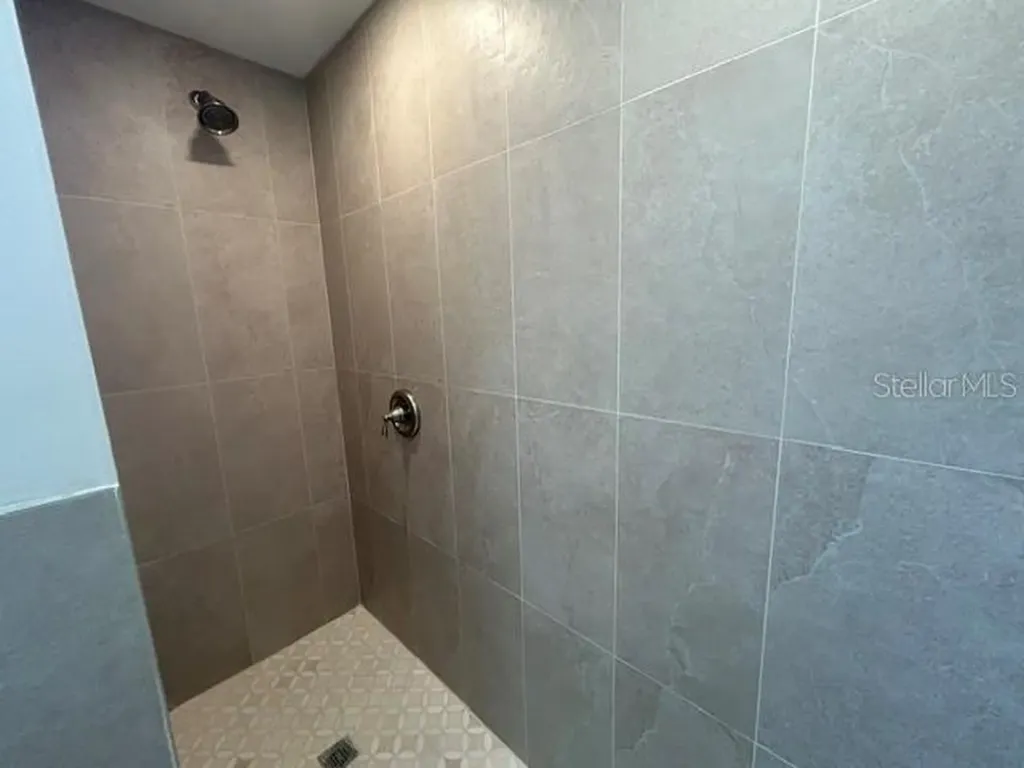 6617 27th Way N St Petersburg FL 33702
