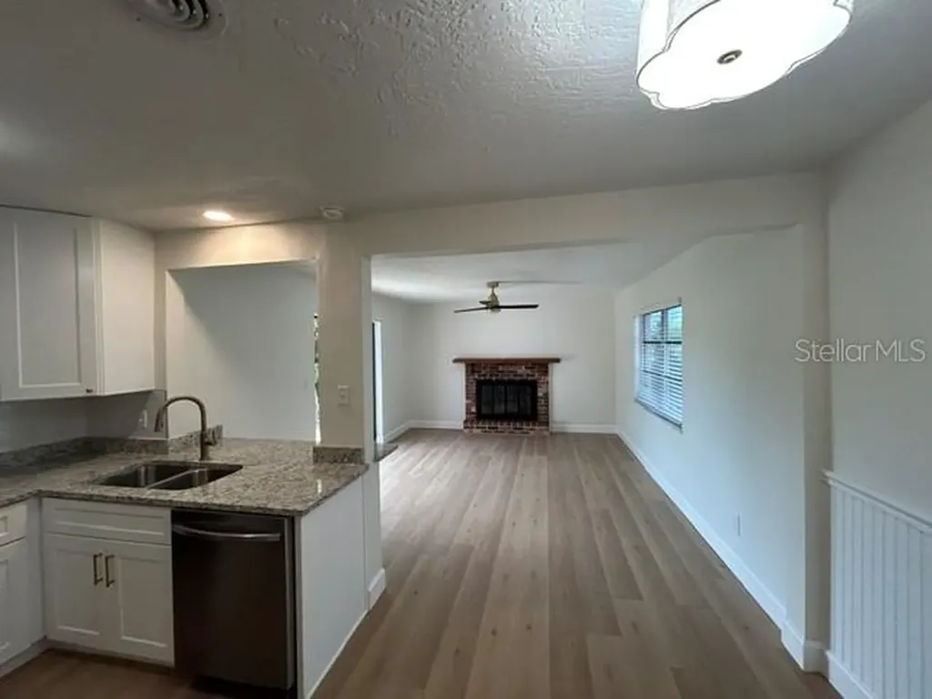 6617 27th Way N St Petersburg FL 33702