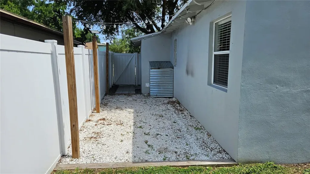 1946 15th Avenue S St Petersburg FL 33705
