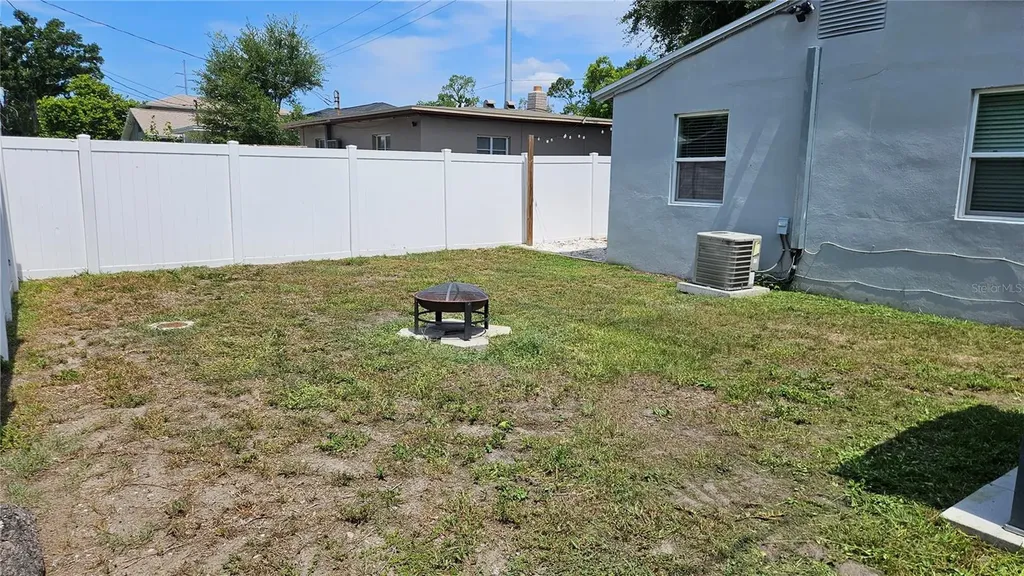 1946 15th Avenue S St Petersburg FL 33705