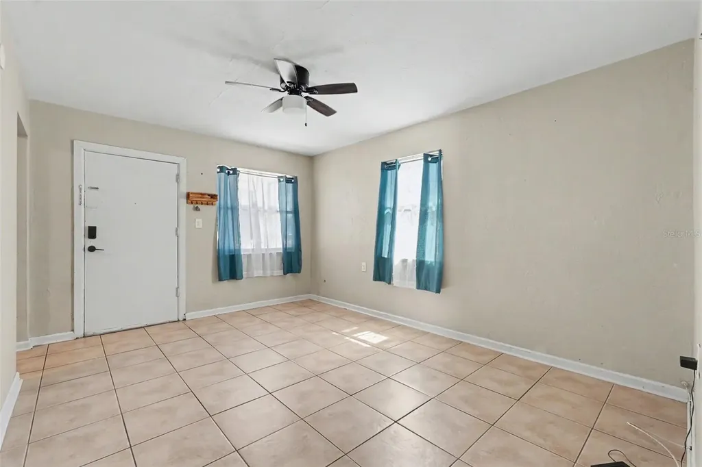 1946 15th Avenue S St Petersburg FL 33705