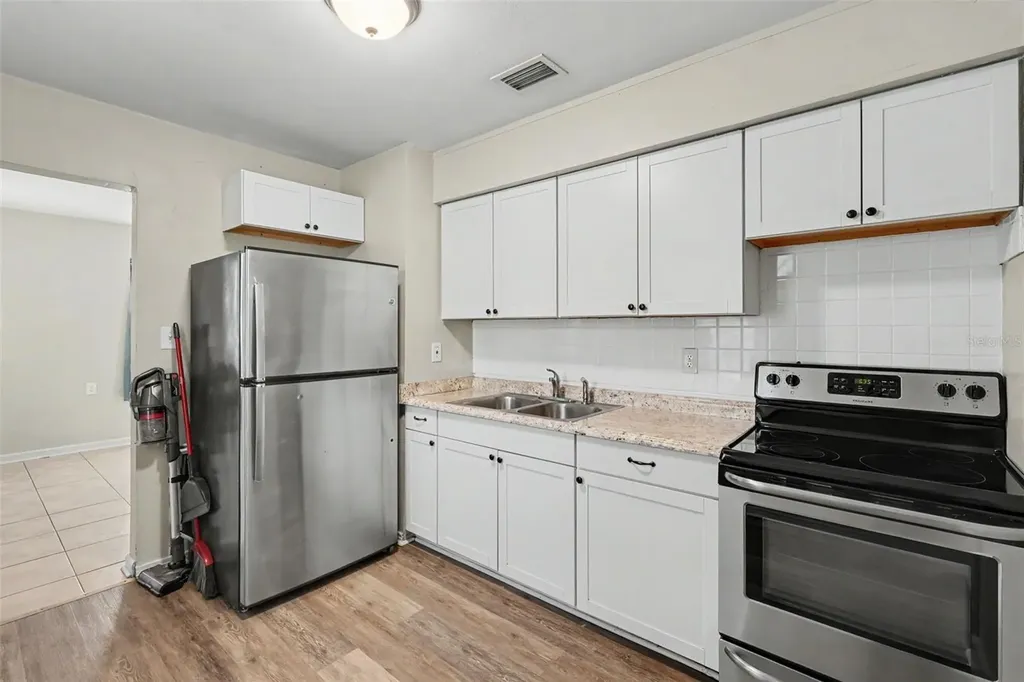 1946 15th Avenue S St Petersburg FL 33705