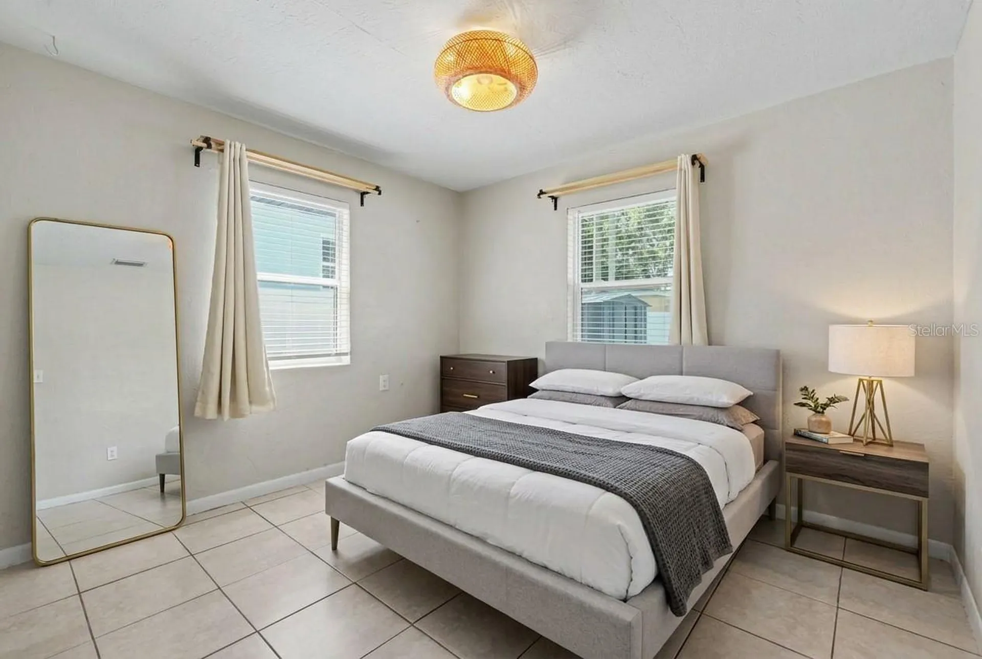 1946 15th Avenue S St Petersburg FL 33705