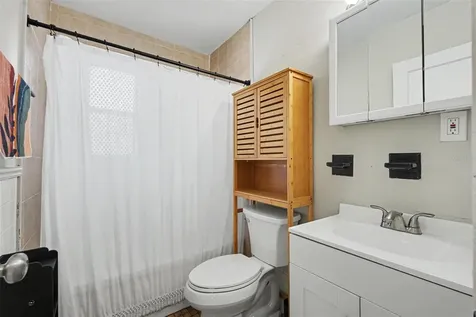 1946 15th Avenue S St Petersburg FL 33705