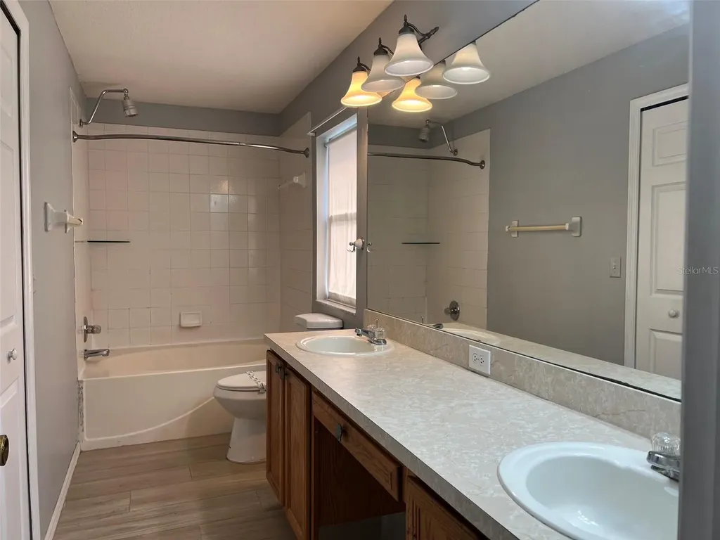 18169 Sandy Pointe Drive Tampa FL 33647
