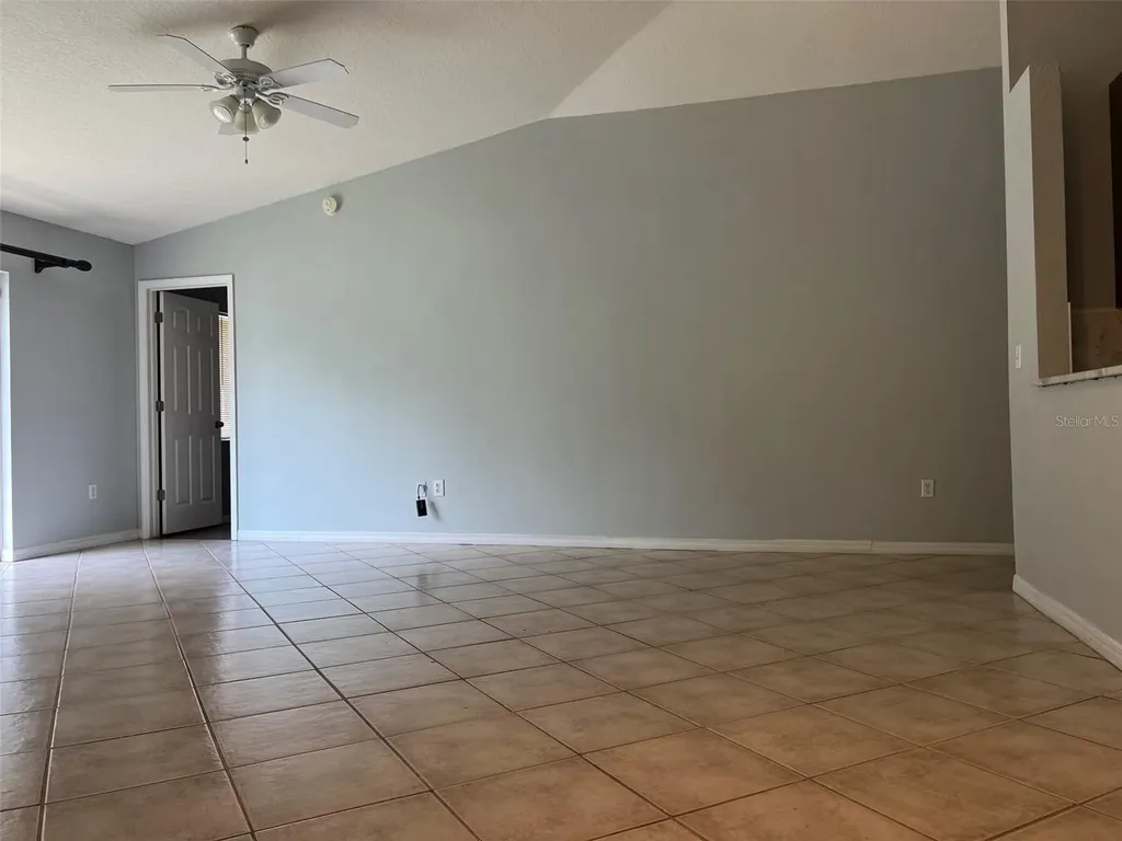 18169 Sandy Pointe Drive Tampa FL 33647