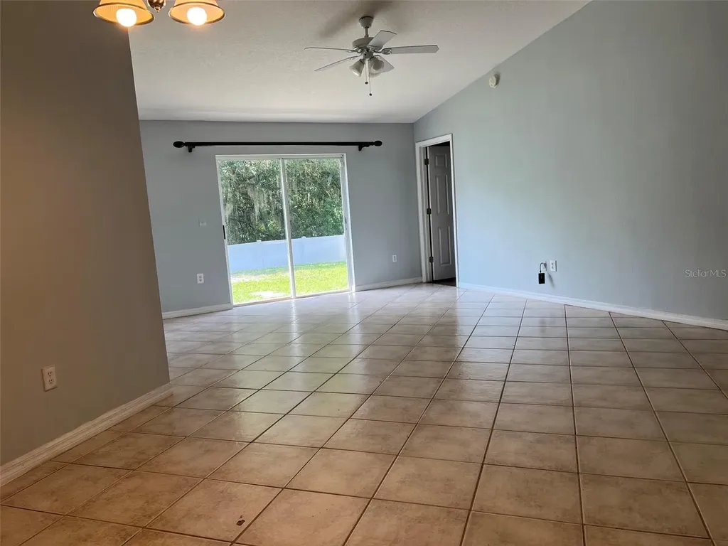 18169 Sandy Pointe Drive Tampa FL 33647