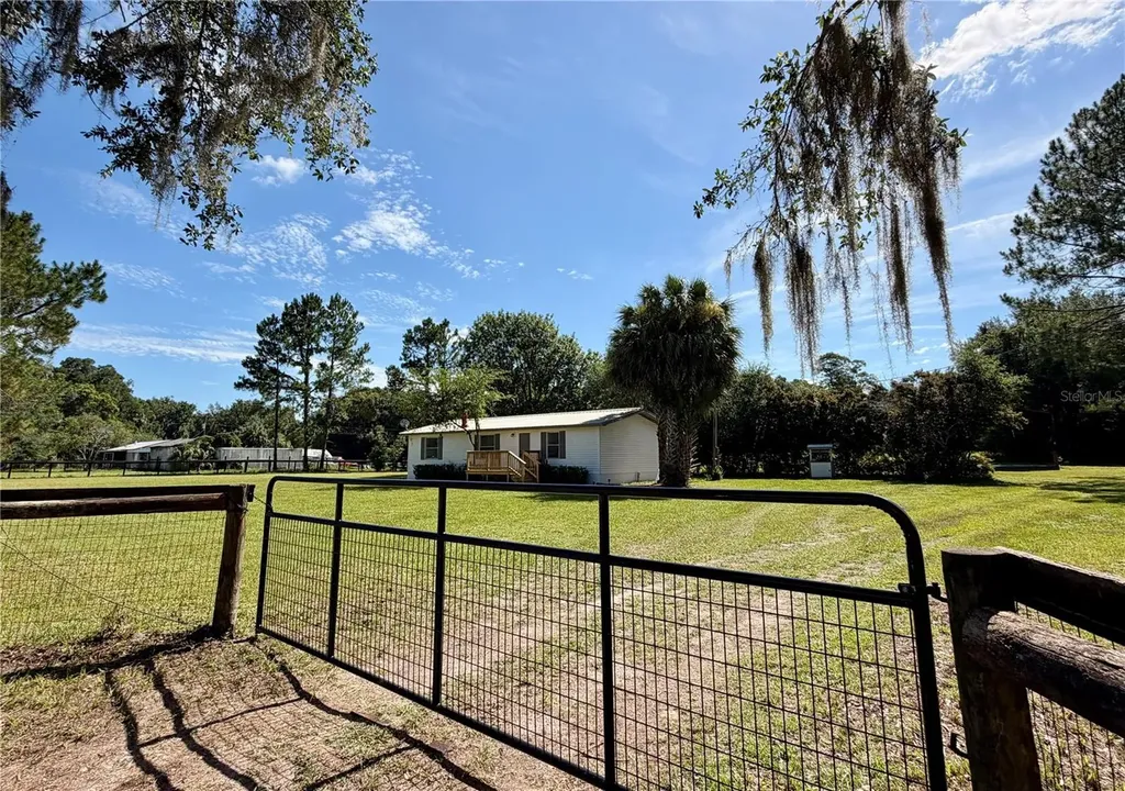 17545 NE 37th Court Citra FL 32113