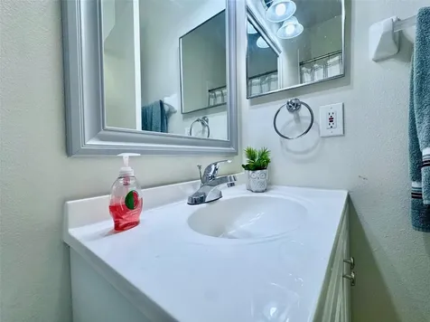170 Club Villas Lane Kissimmee FL 34744