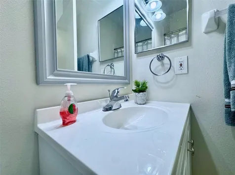 170 Club Villas Lane Kissimmee FL 34744