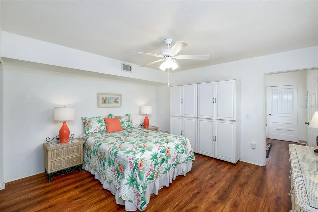 4154 56th Street N Kenneth City FL 33709