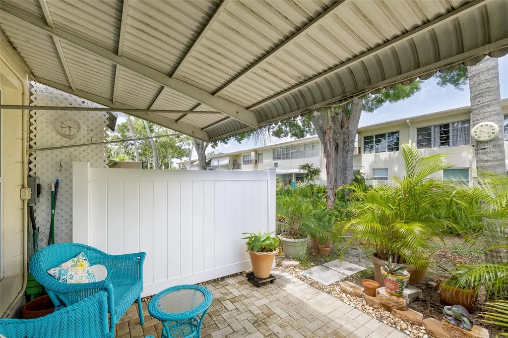 4154 56th Street N Kenneth City FL 33709