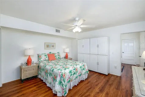 4154 56th Street N Kenneth City FL 33709