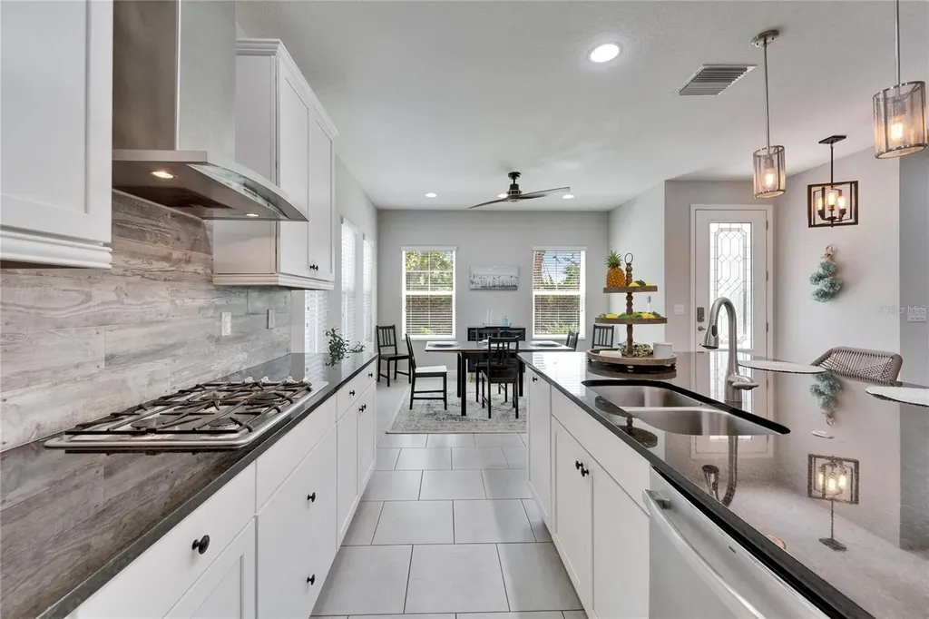 606 Winterside Drive Apollo Beach FL 33572