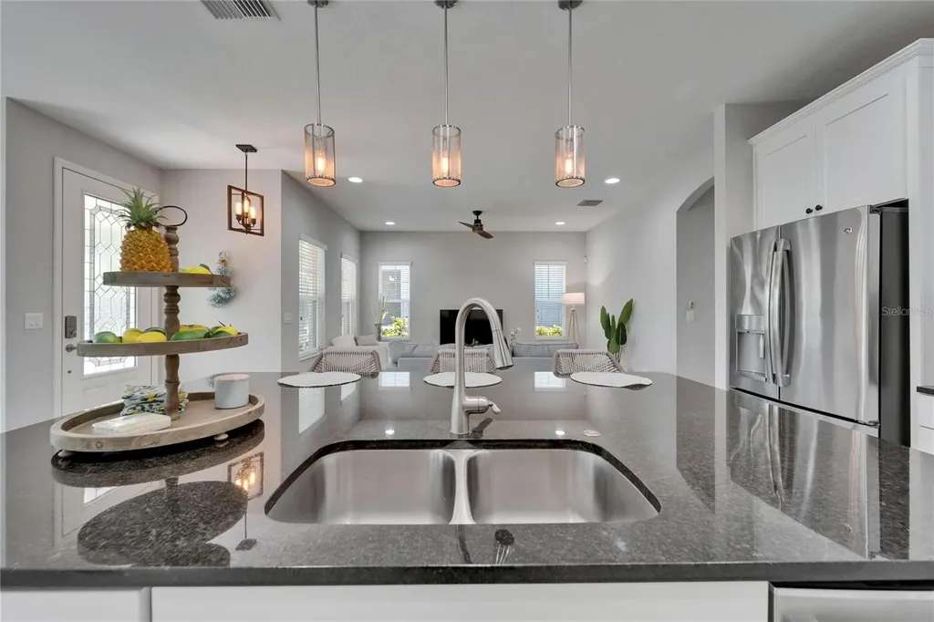 606 Winterside Drive Apollo Beach FL 33572